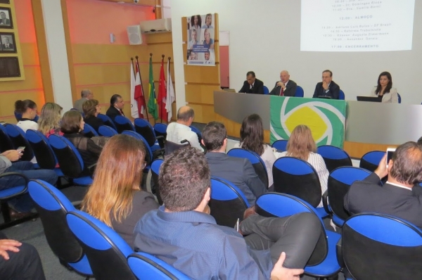 Acirp participa de reunião do Comitê Jurídico da FACISC